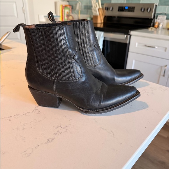 Frye Black Leather Western Chelsea Ankle Boots - Picture 2 of 5